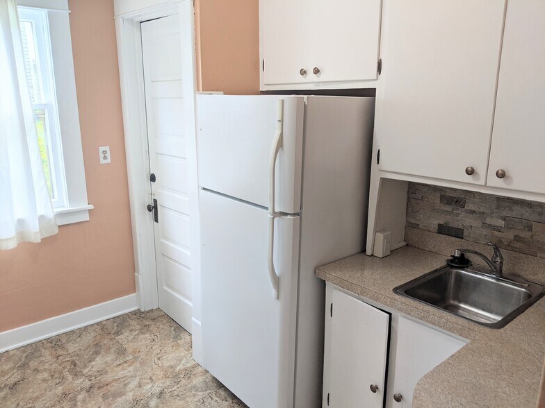 Kitchen - 732 W Shiawassee St