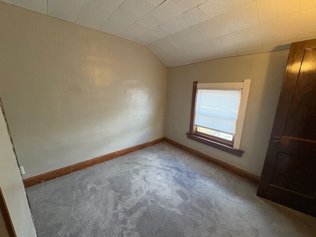 Building Photo - 1489 Berdan Ave