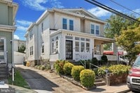 Building Photo - 322 Woodbine Ave