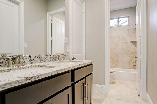 Building Photo - 4851 Benning Dr