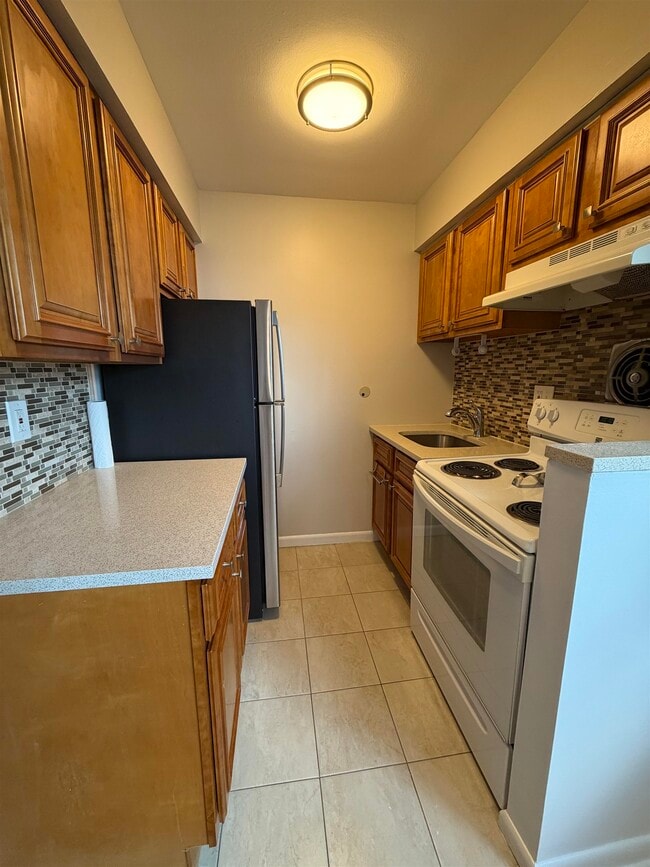 Building Photo - 310 70th St