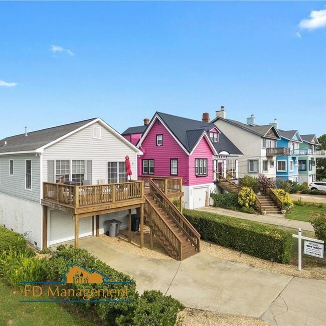 Building Photo - 3 Bedroom 2 Bathroom Home - Near Buckroe B...