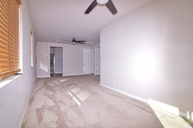 Building Photo - 343 Armitage Way