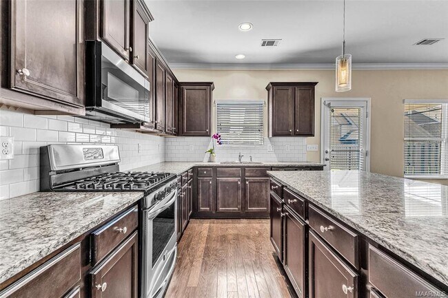 Building Photo - 9348 Turnberry Park Dr