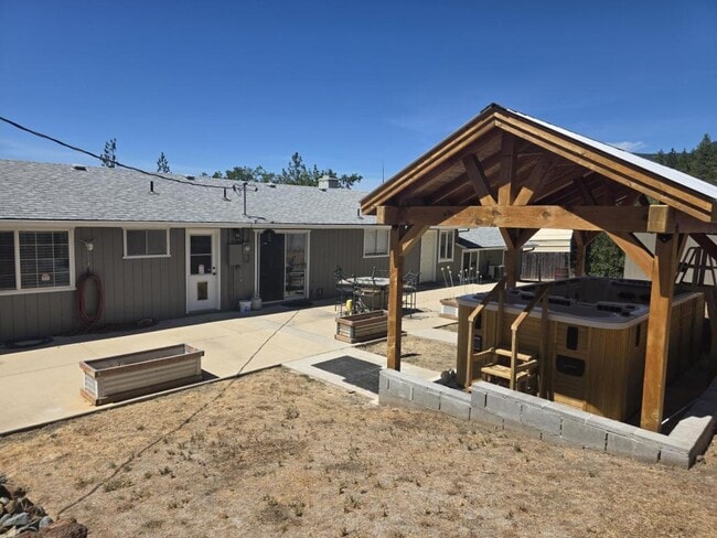 Building Photo - 1491 Granite Hill Rd