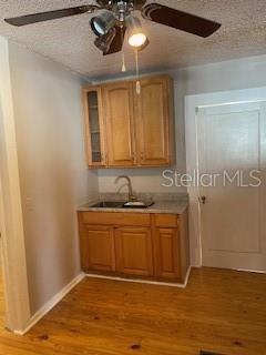 Building Photo - 912 E St Clair St