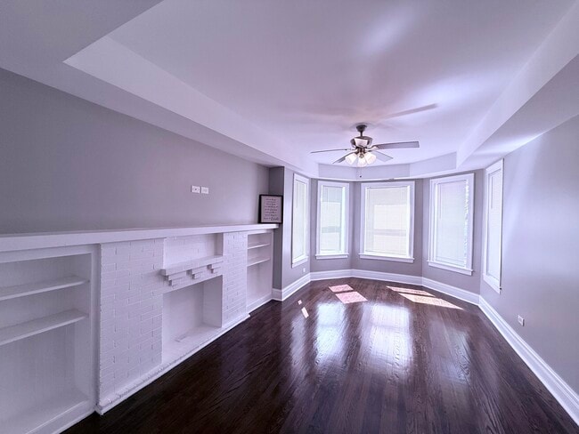 Building Photo - 6649 S Drexel Ave