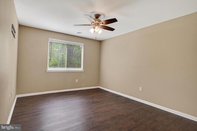 Building Photo - 31 Brookside Ct