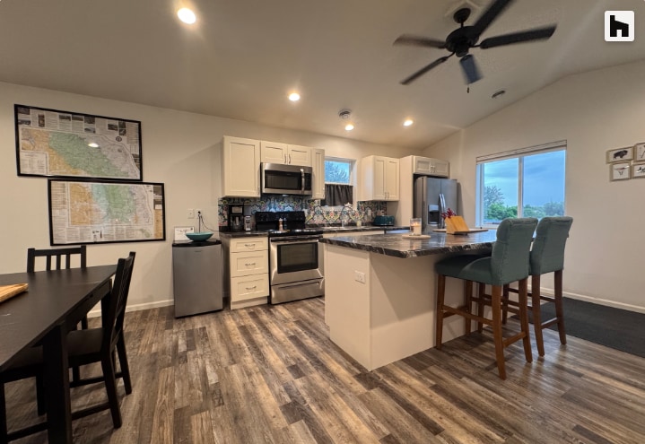 Building Photo - 1863 Willow Ave