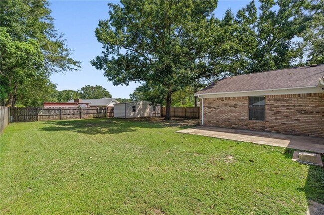 Building Photo - 1040 Smokerise Dr
