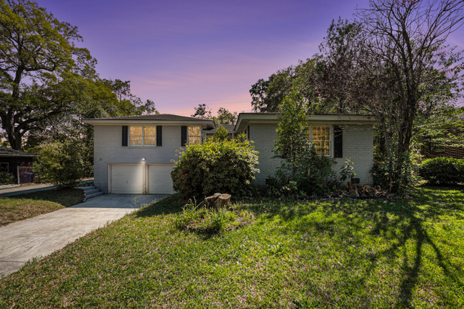 Primary Photo - 2243 Guerry Ave