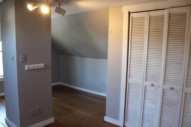 Building Photo - 226 California St