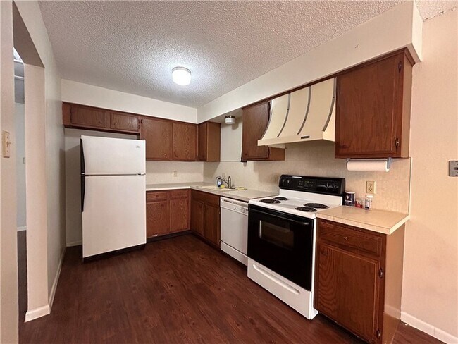Building Photo - 4217 Acushnet Dr