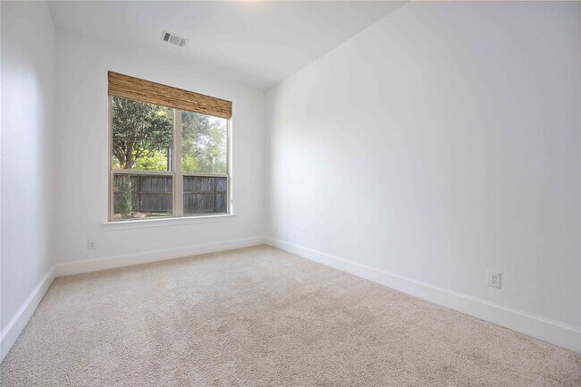 Building Photo - 4110 Clover Ridge Ln