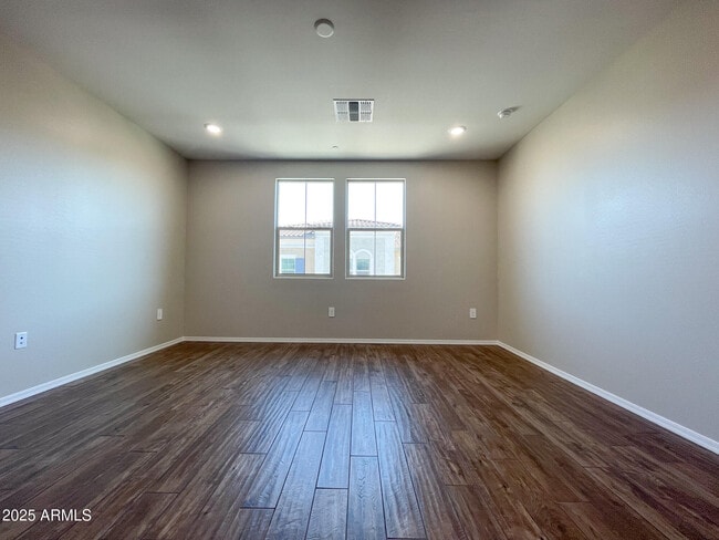 Building Photo - 1849 E Chelsea Ln