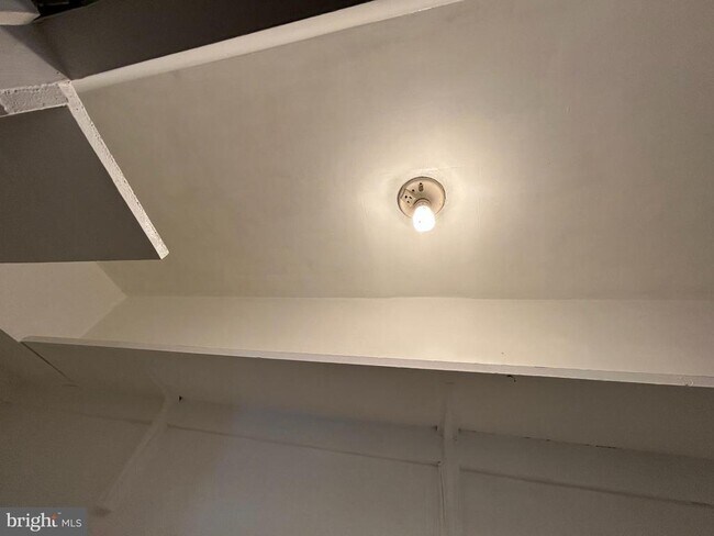 Building Photo - 25 Wyndham Pl