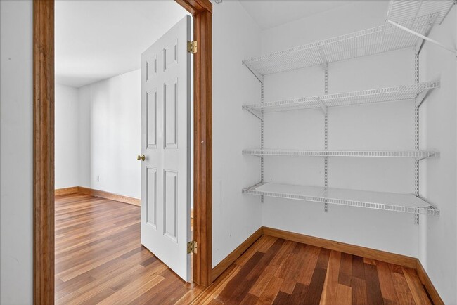 Building Photo - 432 Broadway