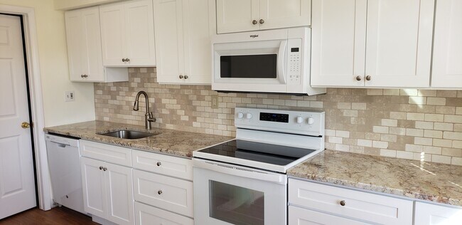 Building Photo - 752 Springfield Ct