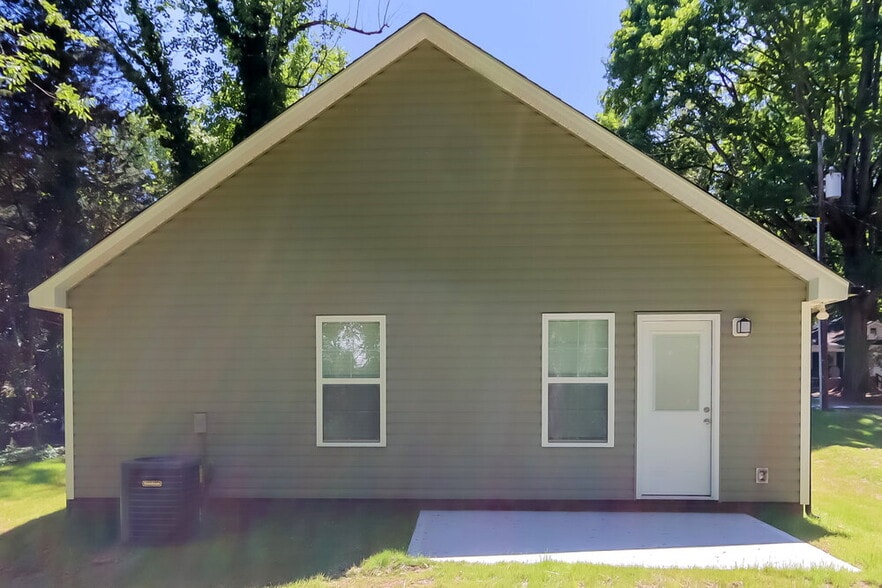 Building Photo - 1213 Milton Ave