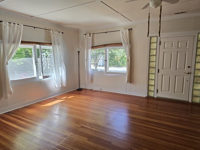 Building Photo - 1001 Myrtle St