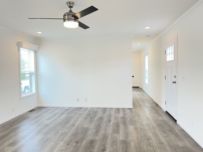 Building Photo - 7 Sandpiper Ln