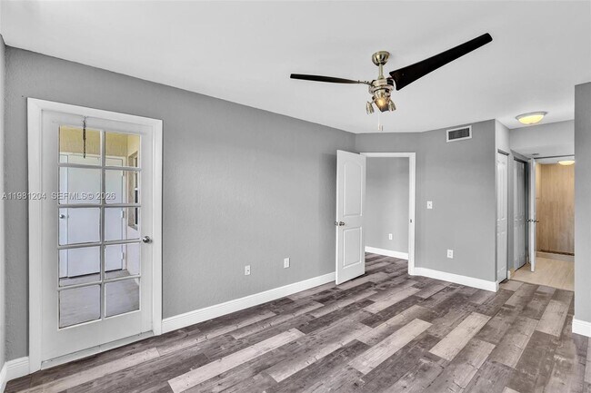 Building Photo - 2871 N Oakland Forest Dr