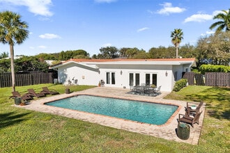 Building Photo - 26 Cayuga Rd