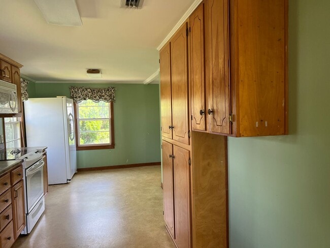 Building Photo - 3BR/2BA Available NOW- Napier Field