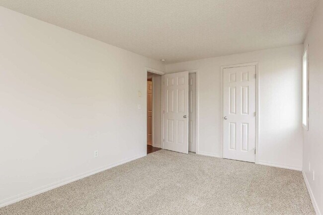 Building Photo - 2 bedroom 1 bath Condo for Rent in Everett WA