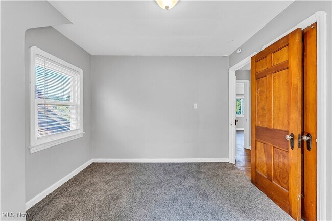 Building Photo - 15102 Edgewood Ave