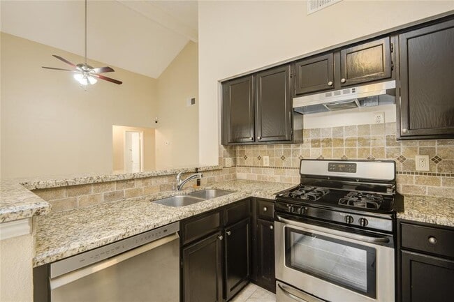 Building Photo - 1411 Brickarbor Dr