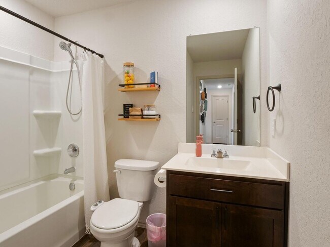 Building Photo - Greenbelt Home in San Marcos