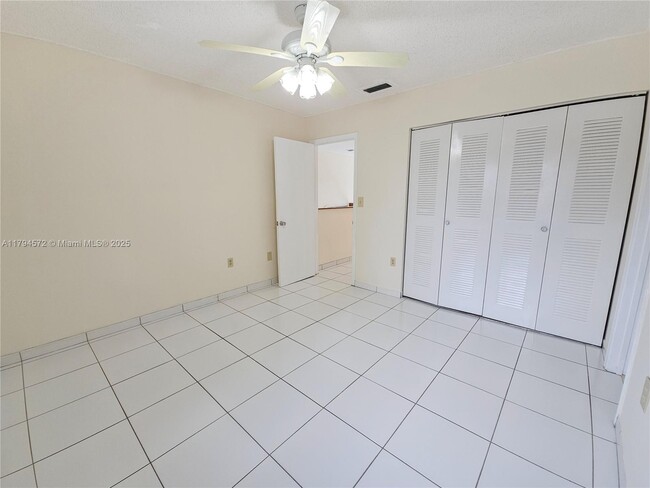 Building Photo - 1341 SW 124th Ct