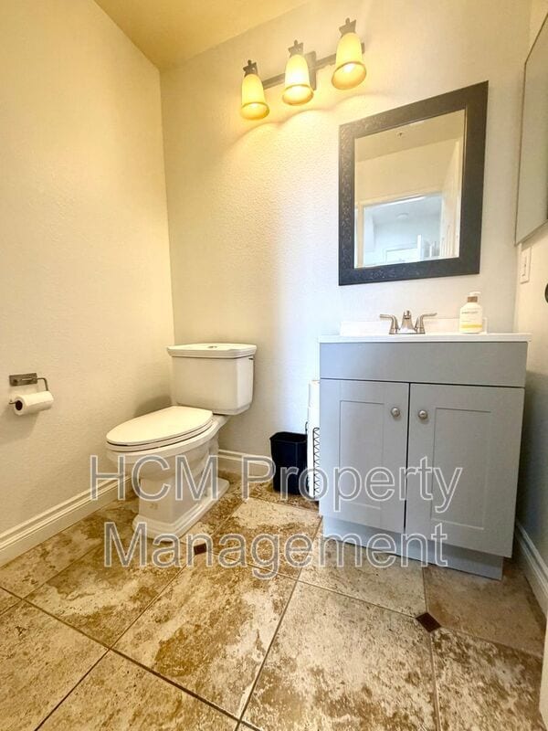 Building Photo - 201 Laurel Ave