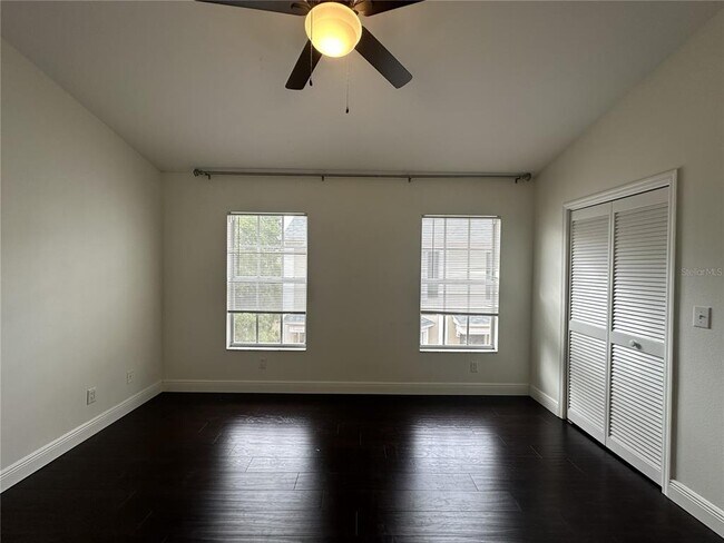 Building Photo - 308 S Bungalow Park Ave