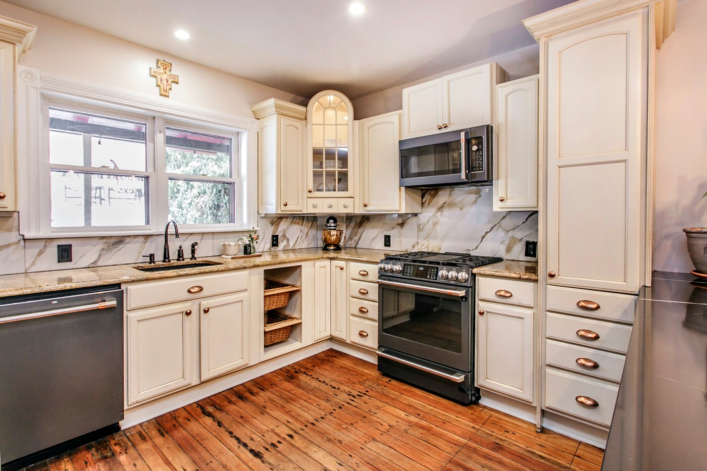 Building Photo - 350 Washington Ave