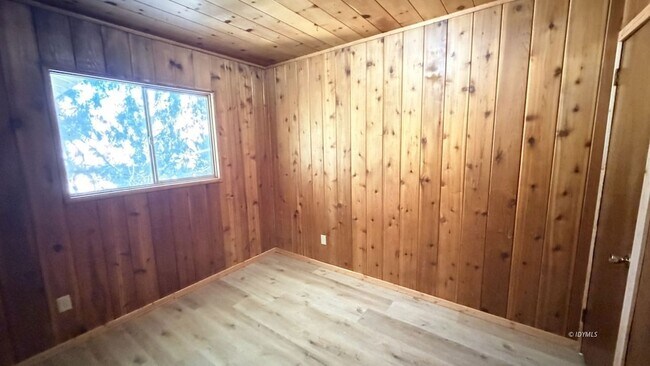 Building Photo - 53510 Country Club Dr