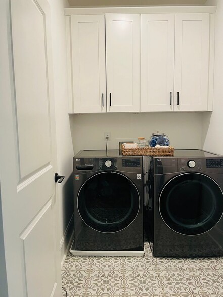 Building Photo - 2028 Cortland Rd