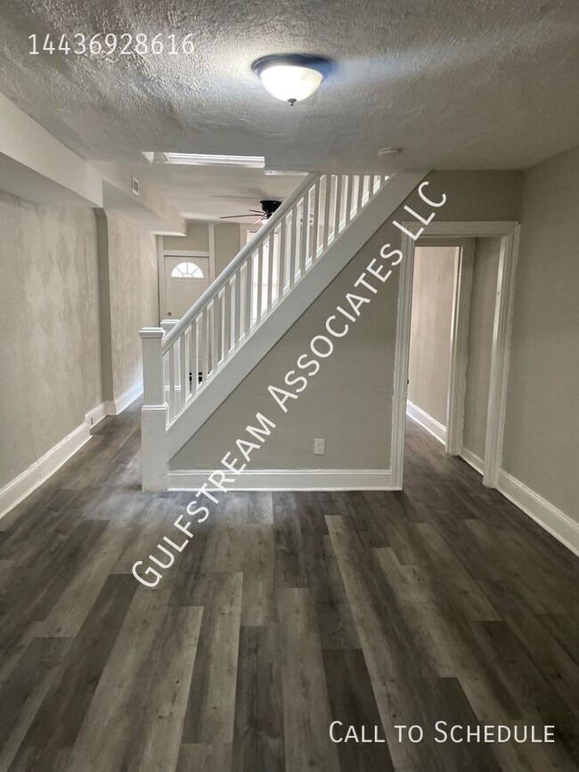 Building Photo - 2102 W Fayette St