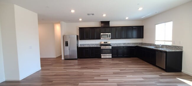 Building Photo - West Roseville Single Story Lennar Solar Pavia @ Fiddyment Farm, 4 bed, 2 ba 1772 sq foot - Park ...