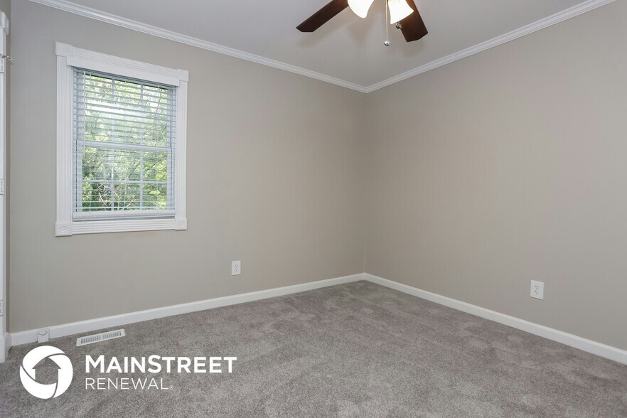 Building Photo - 147 Acorn Dr