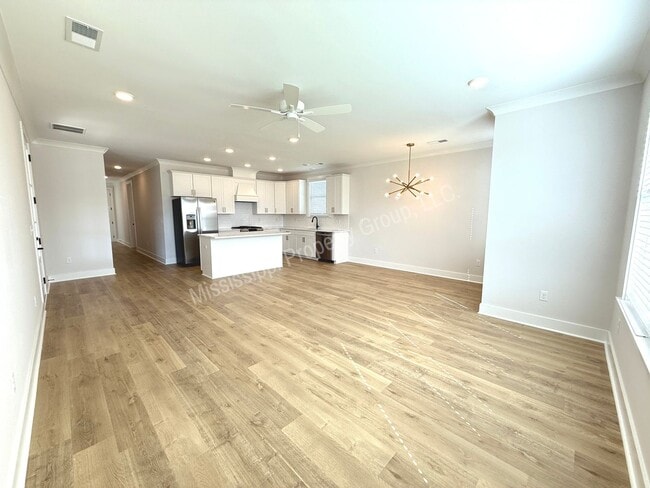 Building Photo - 4BD/4.5BA IN THE RESERVE PHASE II