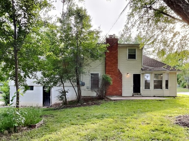 Building Photo - 12825 Crystal Ave