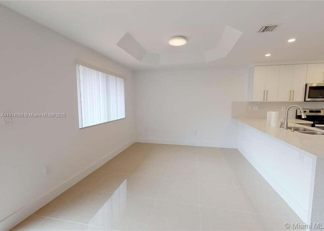 Building Photo - 5081 NW 116th Ct