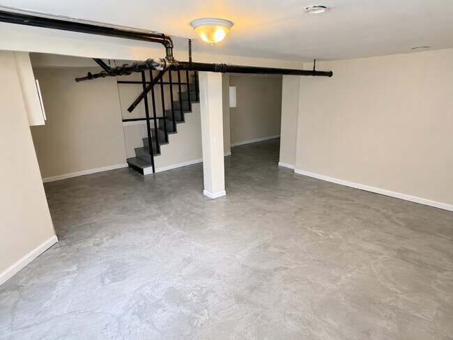 Building Photo - 7015 S Peoria St