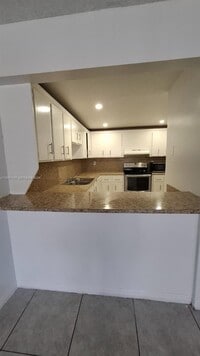 Building Photo - 6950 Miami Gardens Dr
