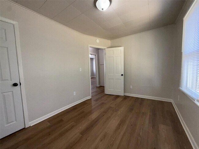 Building Photo - 405 NW 90th St