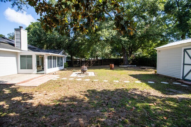 Building Photo - 3014 Windsor Cir