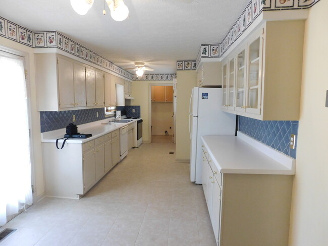 Building Photo - 1730 Elmwood Dr
