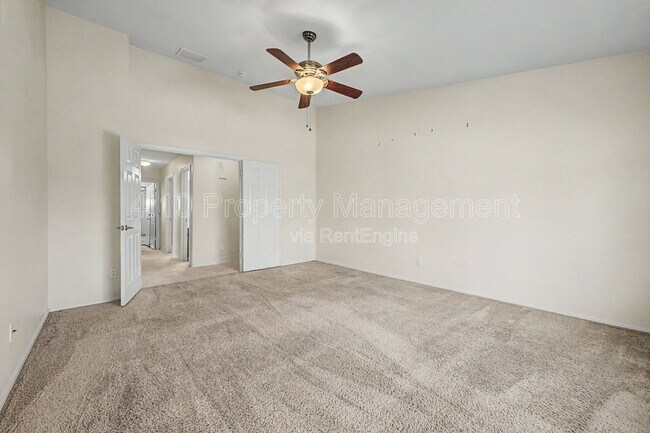 Building Photo - 6508 W Hilton Ave